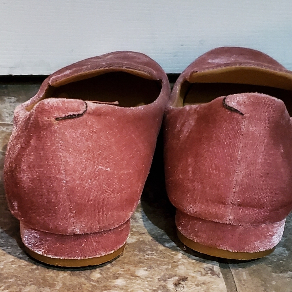 Shoes - Picture 2 of 4